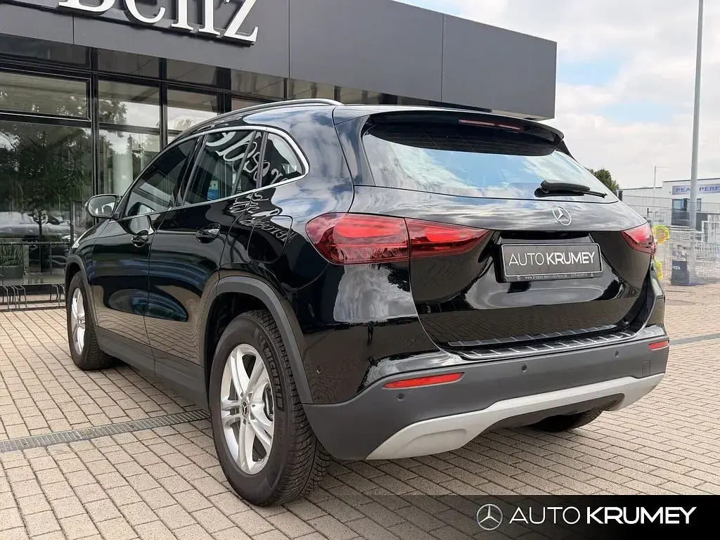Gebraucht Mercedes GLA200 163 PS (119 kW) 2024 Schwarz SUV
