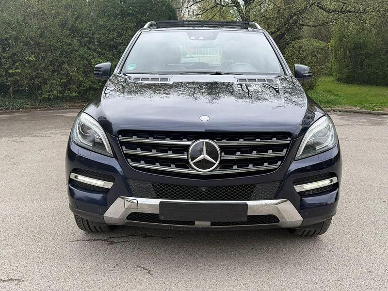 Gebraucht Mercedes ML350 258 PS (189 kW) 2013 Blau SUV