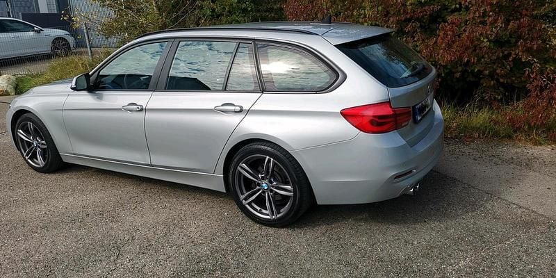 Gebraucht BMW 320 190 PS (139 kW) 2015 Silber Kombi