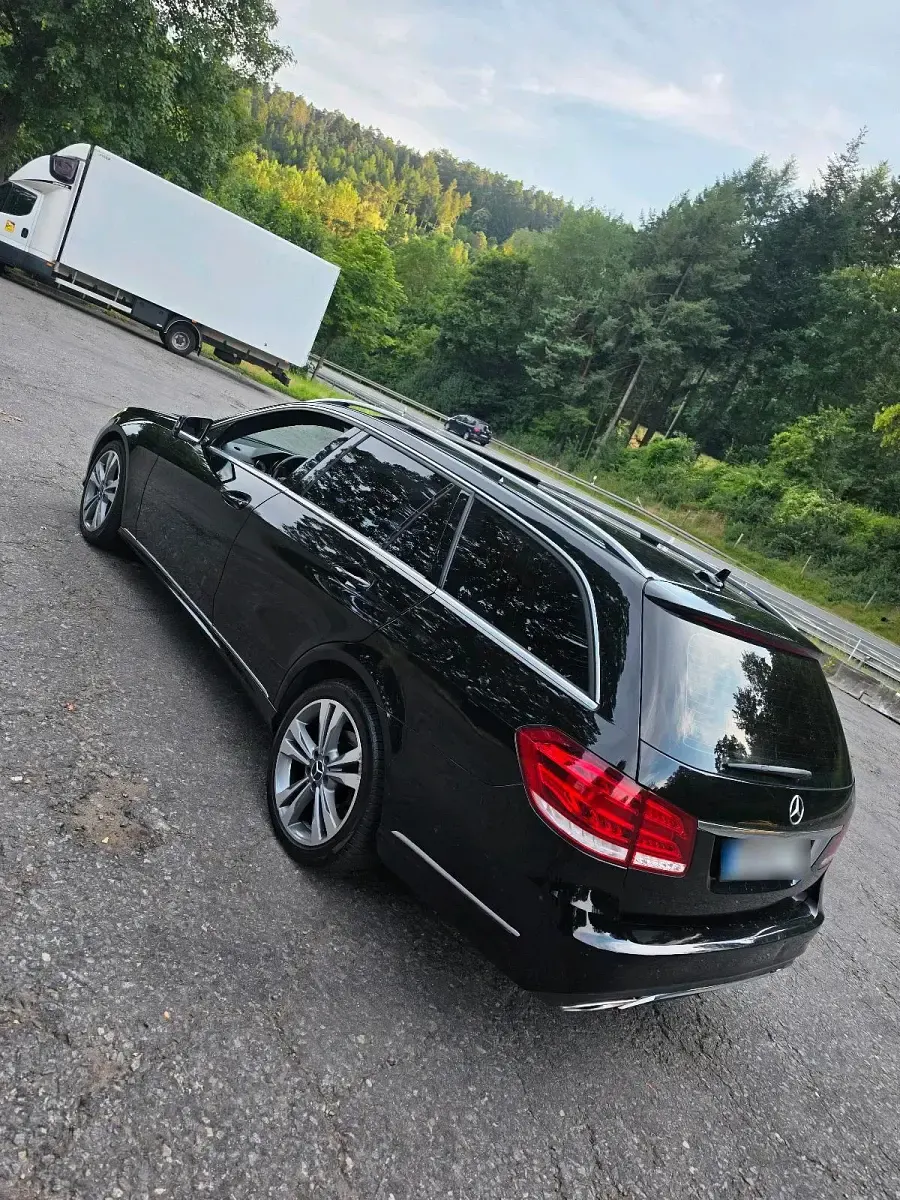 Gebraucht Mercedes E300 231 PS (169 kW) 2013 Schwarz Kombi