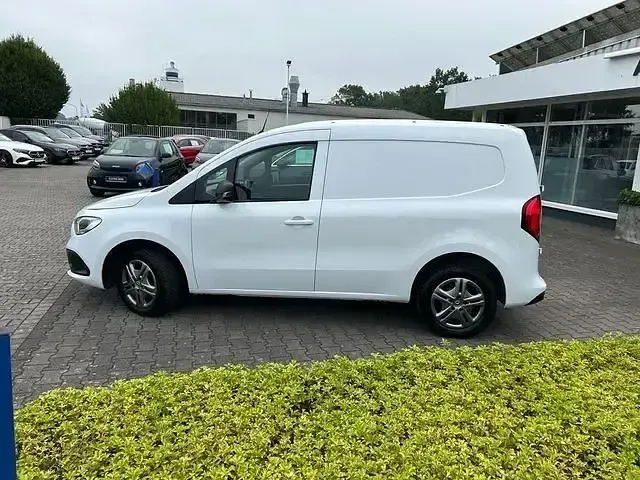 Gebraucht Mercedes Citan 110 102 PS (75 kW) 2023 Arktikweiss Van / Kleinbus