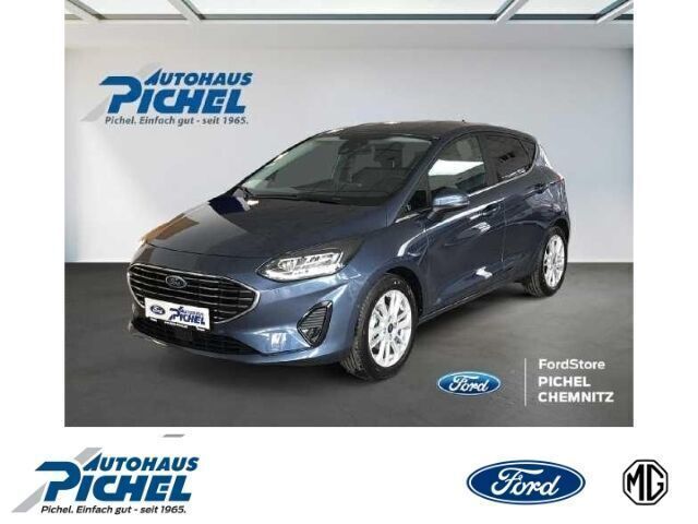 Blau(metallic) Gebraucht 2023 Ford Fiesta Titanium Kleinwagen | 20.795 € (Etwas zu teuer) - Bild 1/4