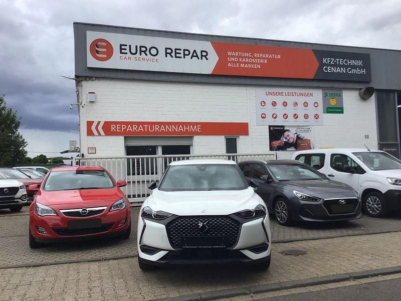 Weiß Gebraucht 2022 DS Automobiles DS3 Crossback Performance Line Plus SUV | 17.662 € (Fairer Preis) - Bild 1/4