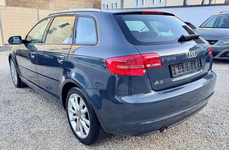 Gebraucht Audi A3 140 PS (102 kW) 2011 Grau Kleinwagen