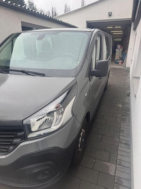 Gebraucht Renault Trafic 121 PS (88 kW) 2017 Grau Van / Kleinbus