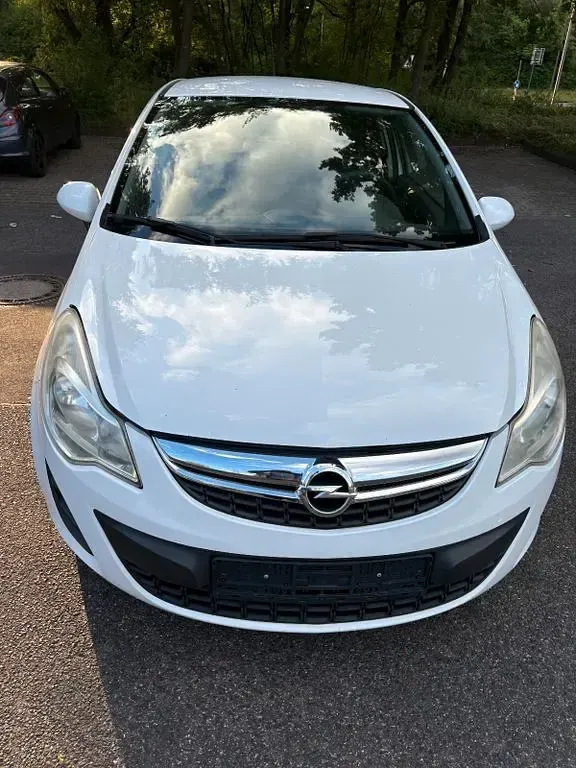 Gebraucht Opel Corsa Edition 69 PS (50 kW) 2012 Weiß Kleinwagen