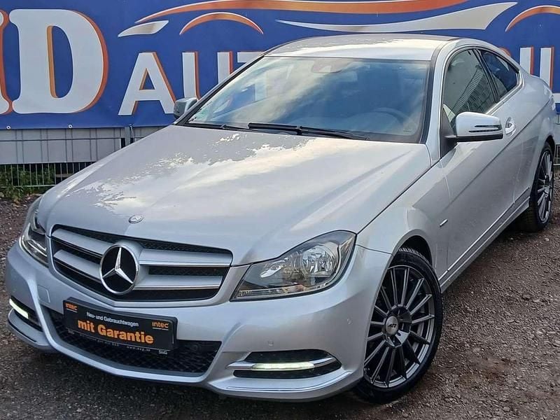 Silber Gebraucht 2011 Mercedes C180 Coupé | 13.490 € - Bild 1/4
