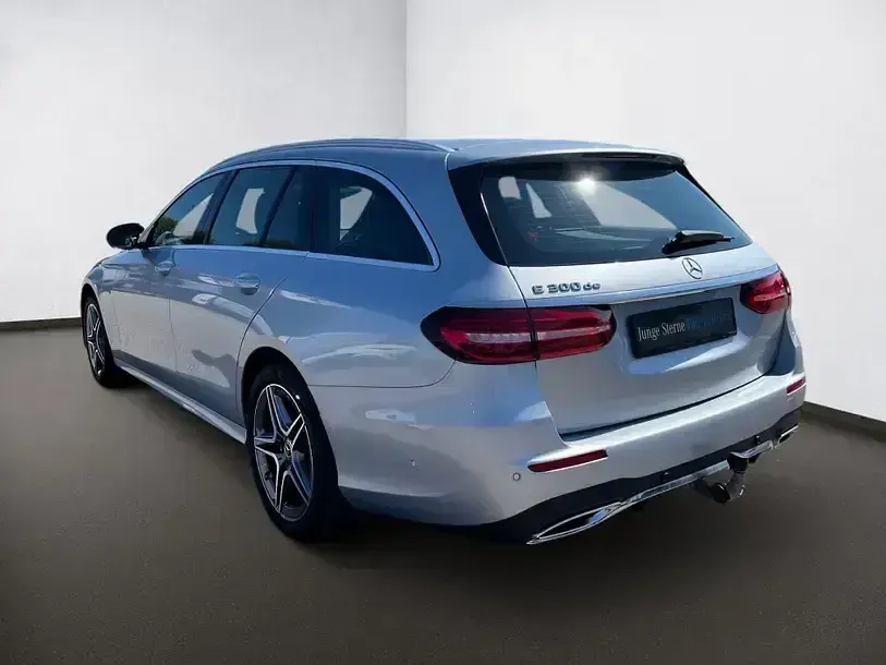 Gebraucht Mercedes E300 AMG 194 PS (142 kW) 2021 Hightechsilber Kombi