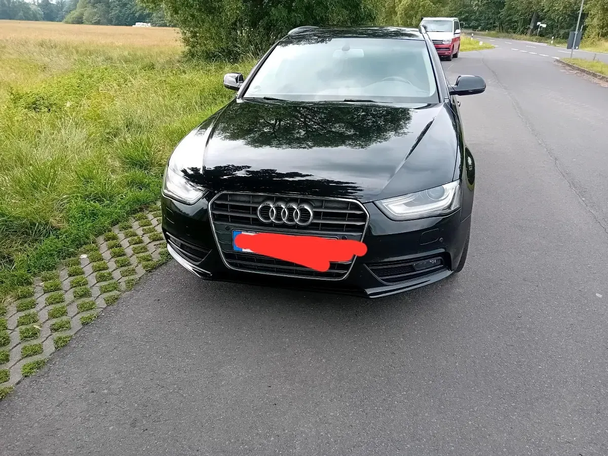 Gebraucht Audi A4 160 PS (117 kW) 2012 Schwarz Kombi