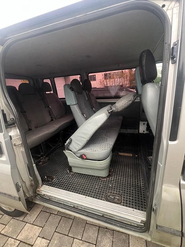 Gebraucht Ford Transit 116 PS (85 kW) 2011 Silber Van / Kleinbus