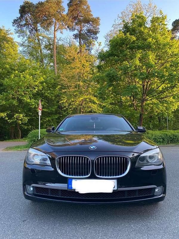 Gebraucht BMW 730 245 PS (180 kW) 2010 Schwarz Limousine