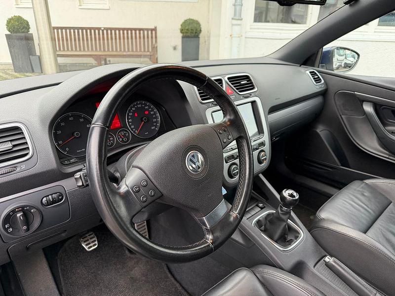 Gebraucht VW Eos 122 PS (89 kW) 2009 Blau Cabrio