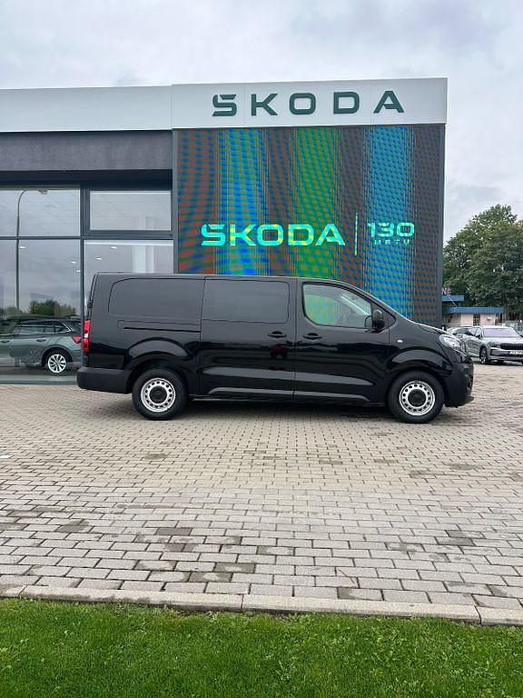 Gebraucht Peugeot Expert 144 PS (105 kW) 2022 Schwarz Van