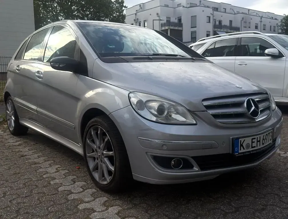 Gebraucht Mercedes B180 109 PS (80 kW) 2007 Grau Van / Kleinbus