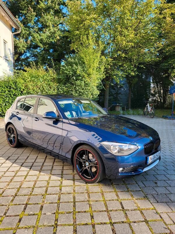Blau Gebraucht 2013 BMW 118 Urban Line Kleinwagen | 10.550 € (Fairer Preis) - Bild 1/4