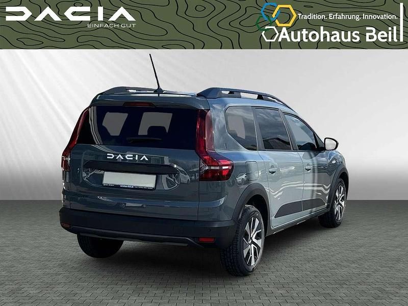 Neu Dacia Jogger Expression 101 PS (74 kW) 2026 Städtisches grau Van / Kleinbus