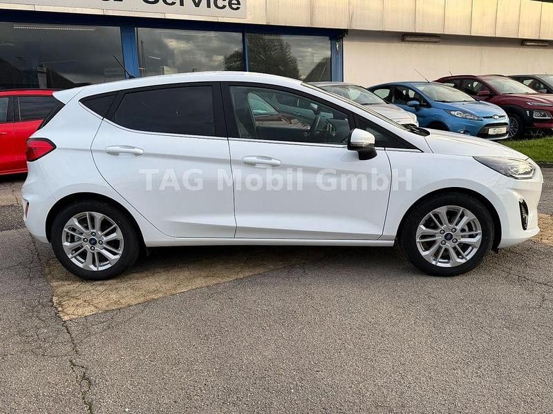 Gebraucht Ford Fiesta Titanium 125 PS (91 kW) 2023 Weiß Kleinwagen