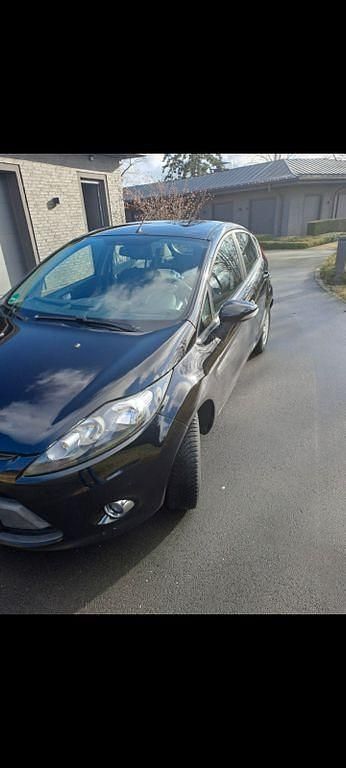 Gebraucht Ford Fiesta 95 PS (69 kW) 2012 Schwarz Kleinwagen