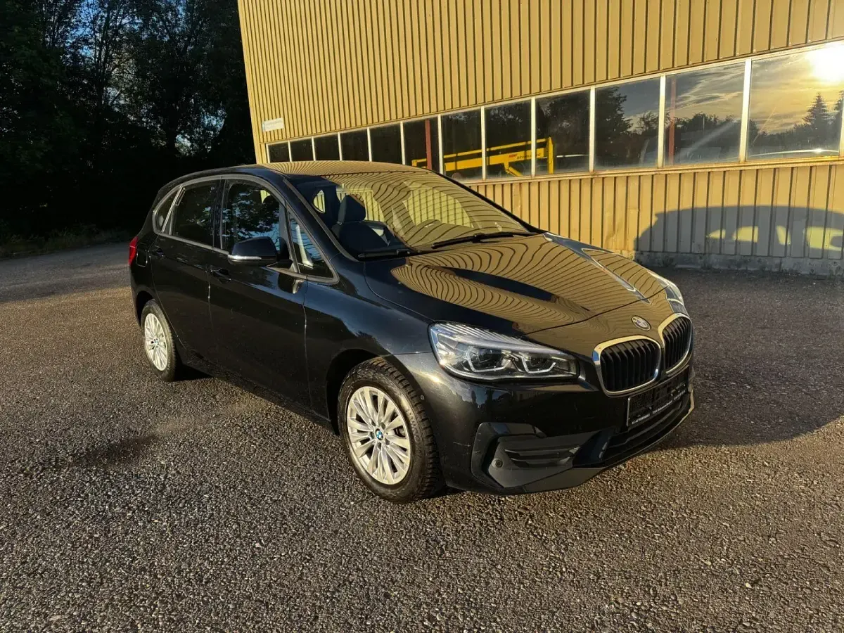 Gebraucht BMW 218 Active Tourer Advantage 150 PS (110 kW) 2021 Schwarz Van / Kleinbus