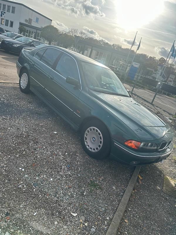 Grün Gebraucht 1997 BMW 523 Limousine | 2.000 € (Guter Preis) - Bild 1/4