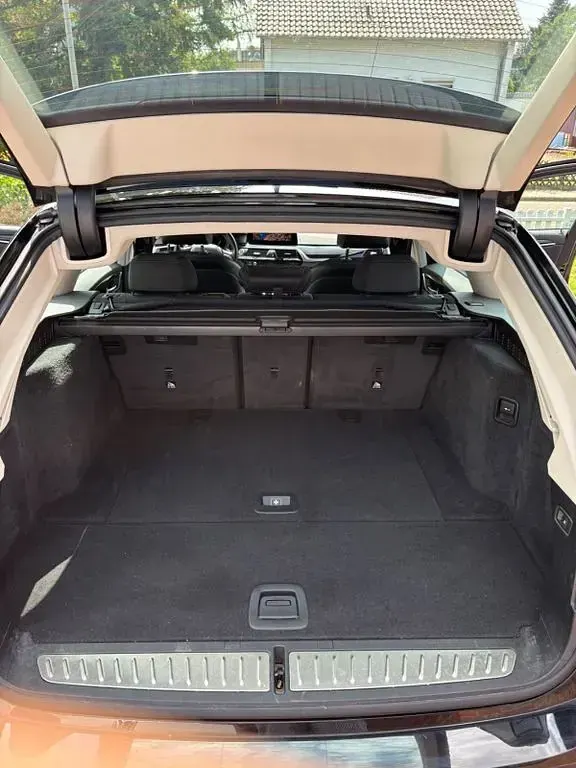 Gebraucht BMW 520 Sport Line 190 PS (139 kW) 2019 Schwarz Kombi