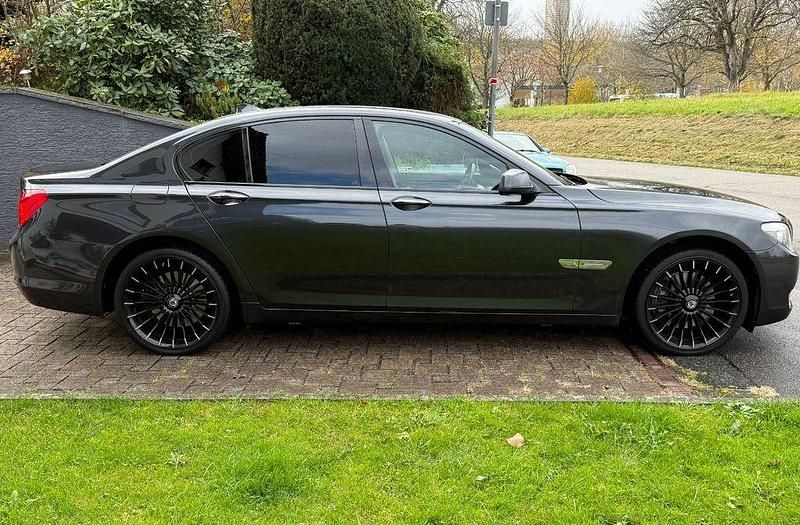 Gebraucht BMW 730 245 PS (180 kW) 2010 Schwarz Limousine