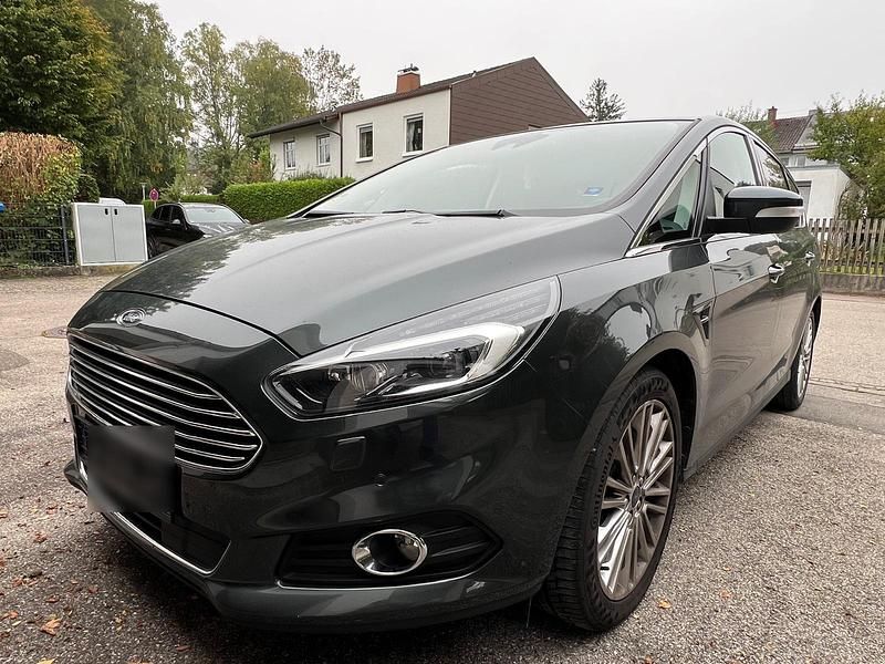 Gebraucht Ford S-MAX Titanium 239 PS (175 kW) 2016 Grün Van / Kleinbus