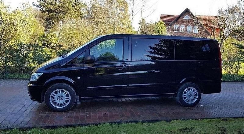 Schwarz Gebraucht 2013 Mercedes Vito Van / Kleinbus | 10.595 € (Fairer Preis) - Bild 1/4
