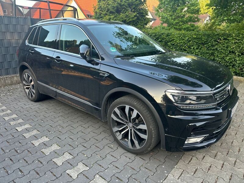 Schwarz Gebraucht 2017 VW Tiguan SUV | 21.000 € (Fairer Preis) - Bild 1/4