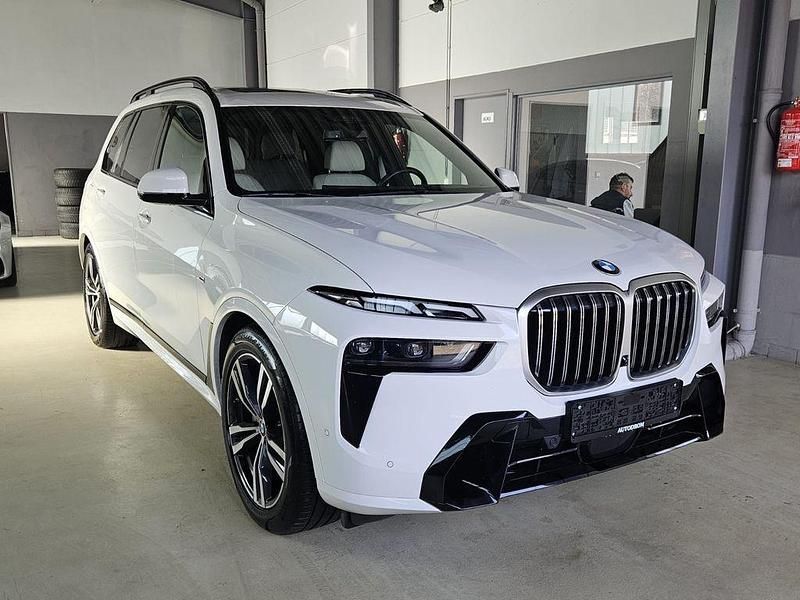 Weiß Gebraucht 2023 BMW X7 M Sport SUV | 83.799 € (Guter Preis) - Bild 1/4