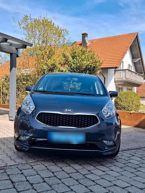 Gebraucht Kia Venga 90 PS (66 kW) 2015 Grau Kleinwagen