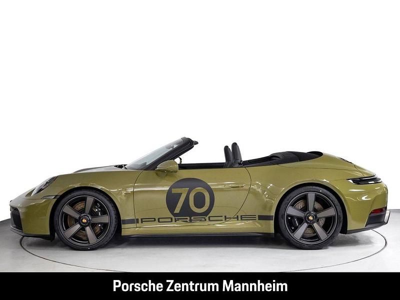Neu Porsche 992 541 PS (397 kW) 2026 Gruen Cabrio