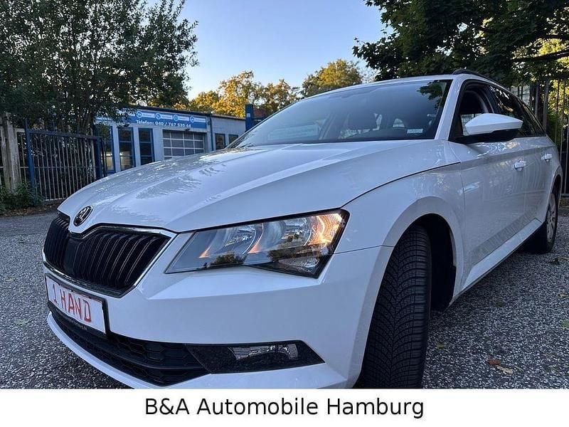 Gebraucht Skoda Superb 150 PS (110 kW) 2019 Bila candy/candyweiss Kombi