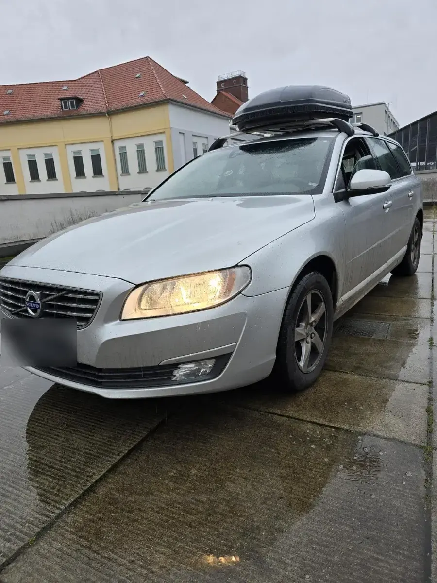 Second-hand Volvo V70 120 CP (88 kW) 2016 Argintiu Break