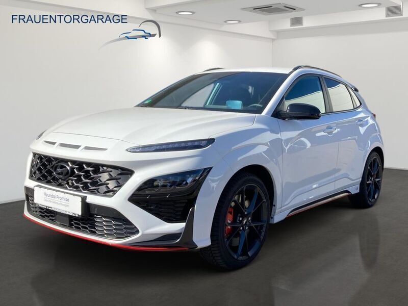 Weiß Gebraucht 2023 Hyundai Kona Comfort SUV | 31.985 € (Fairer Preis) - Bild 1/4