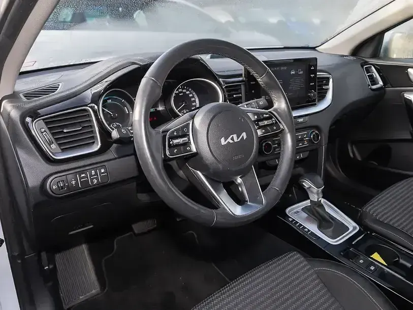 Gebraucht Kia XCeed Vision 141 PS (103 kW) 2022 Weiss SUV