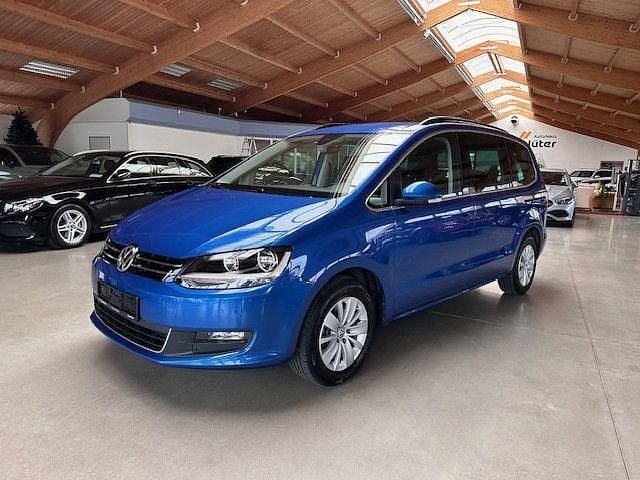 Blau Gebraucht 2019 VW Sharan Comfortline Van / Kleinbus | 24.500 € (Fairer Preis) - Bild 1/4