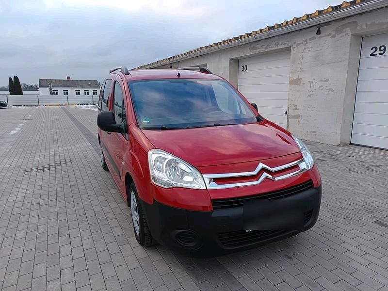 Rot Gebraucht 2009 Citroën Berlingo Van / Kleinbus | 3.450 € (Guter Preis) - Bild 1/4