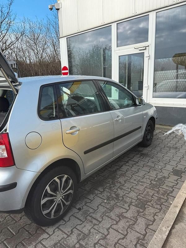 Grau Gebraucht 2002 VW Polo Kleinwagen | 1.300 € (Fairer Preis) - Bild 1/4