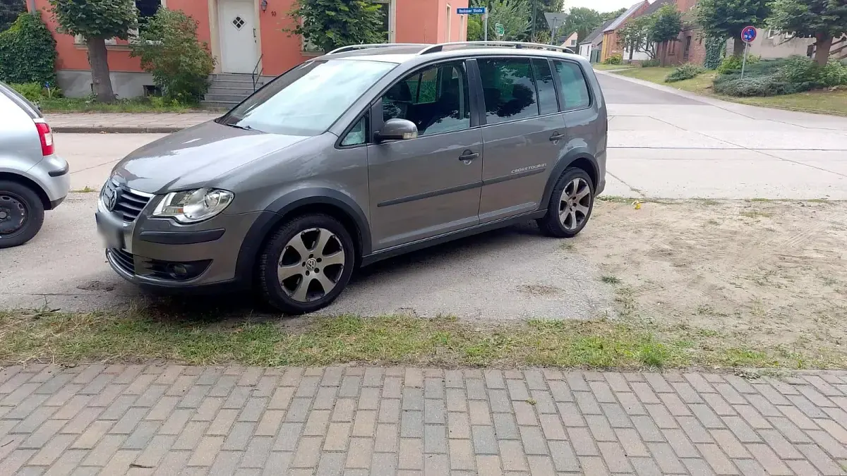 Gebraucht VW Touran 107 PS (78 kW) 2007 Braun Van / Kleinbus