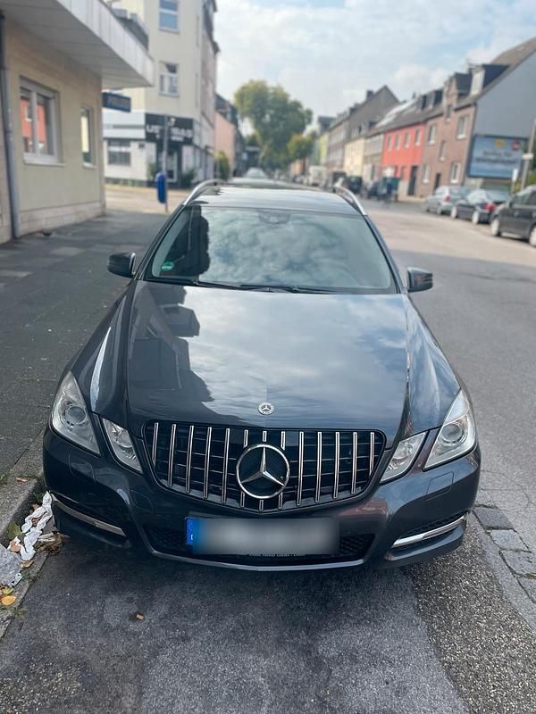 Andere farben Gebraucht 2010 Mercedes E250 Kombi | 9.900 € (Teuer) - Bild 1/4