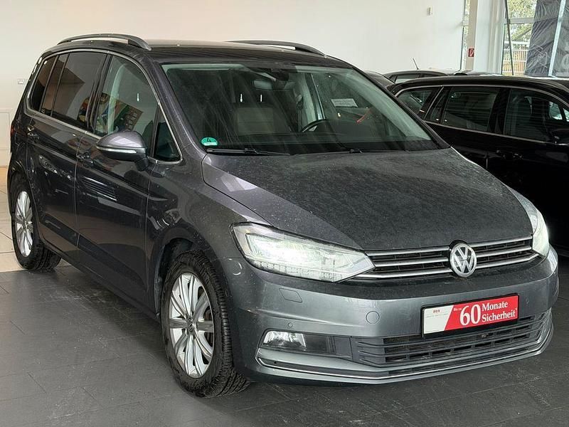 Gebraucht VW Touran Highline 150 PS (110 kW) 2017 Grau Van / Kleinbus