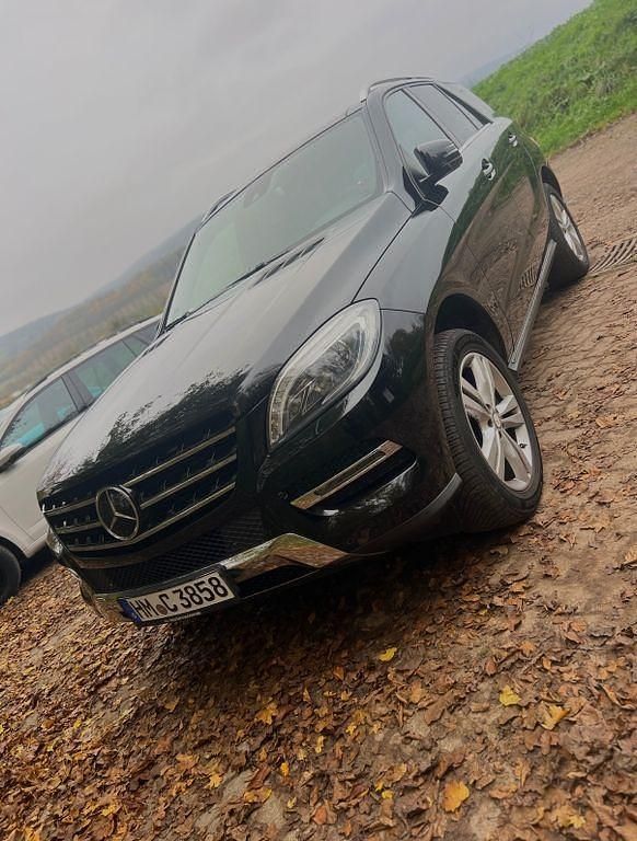 Gebraucht Mercedes ML350 258 PS (189 kW) 2014 Schwarz SUV