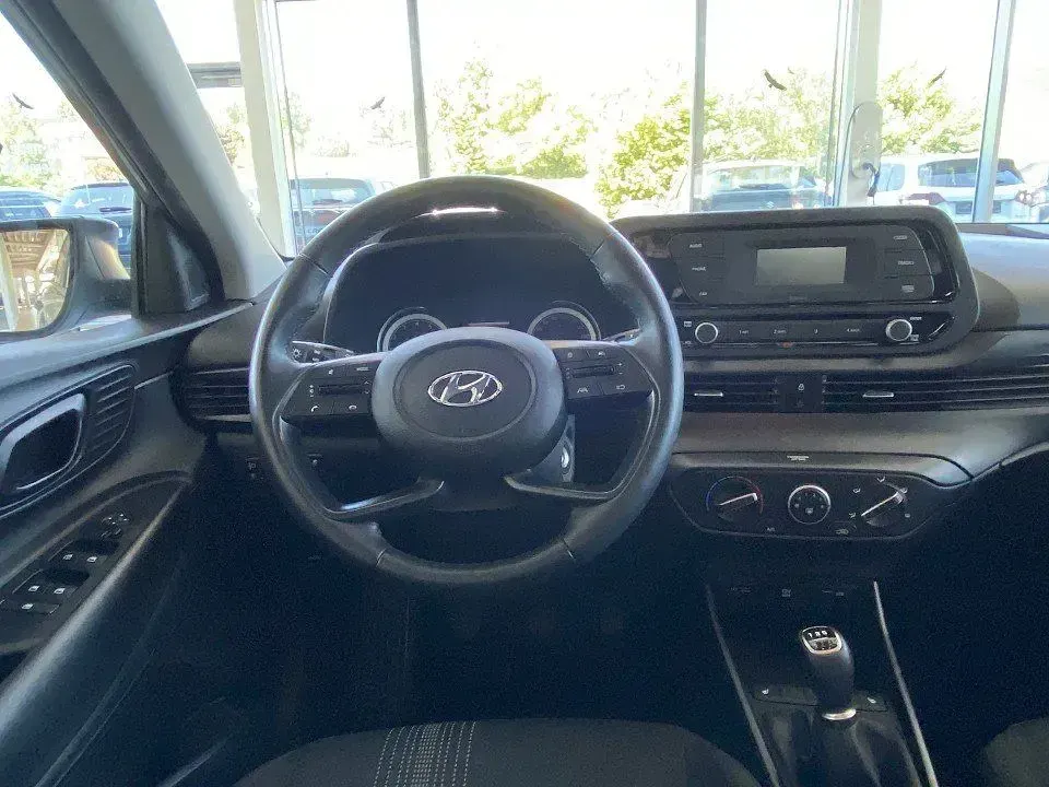 Gebraucht Hyundai i20 Select 84 PS (61 kW) 2022 Brass Kleinwagen