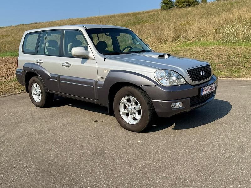 Grau Gebraucht 2006 Hyundai Terracan SUV | 3.450 € - Bild 1/4