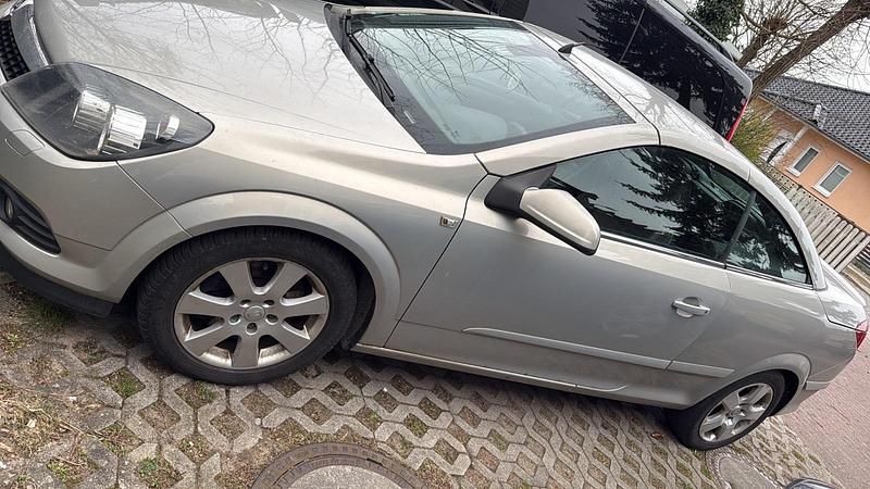 Gebraucht Opel Astra Cabriolet 150 PS (110 kW) 2006 Silber Cabrio