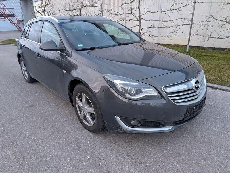 Gebraucht Opel Insignia Business 131 PS (96 kW) 2014 Grau Kombi