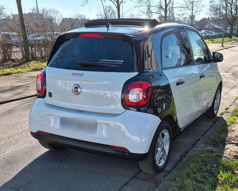 Gebraucht Smart ForFour Electric Drive 60 kW (82 PS) 2021 Weiß Kleinwagen