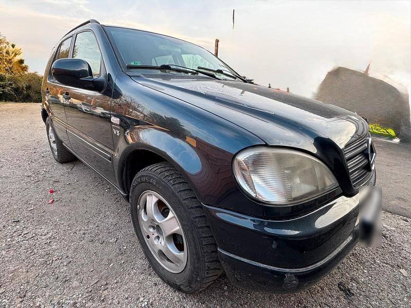 Gebraucht Mercedes ML430 271 PS (199 kW) 2000 Blau SUV