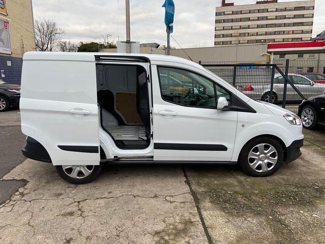 Gebraucht Ford Transit Trend 95 PS (69 kW) 2018 Weiß Van / Kleinbus